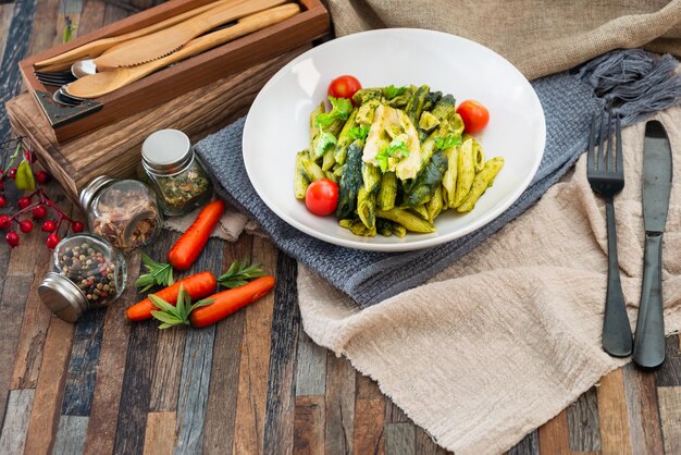 Kolorowe danie kuchni domowej