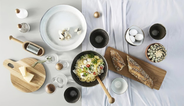 Zestaw talerzy z jedzeniem